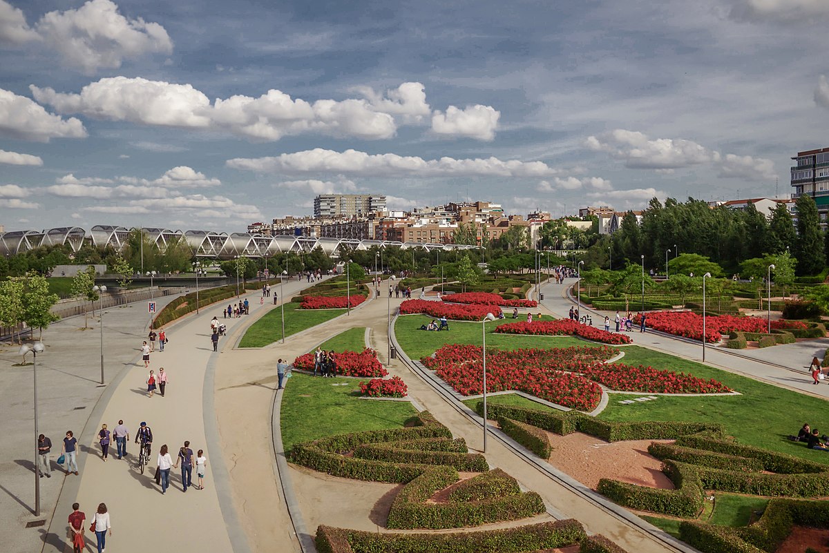 Madrid_in_May_2017_64_edited.jpg