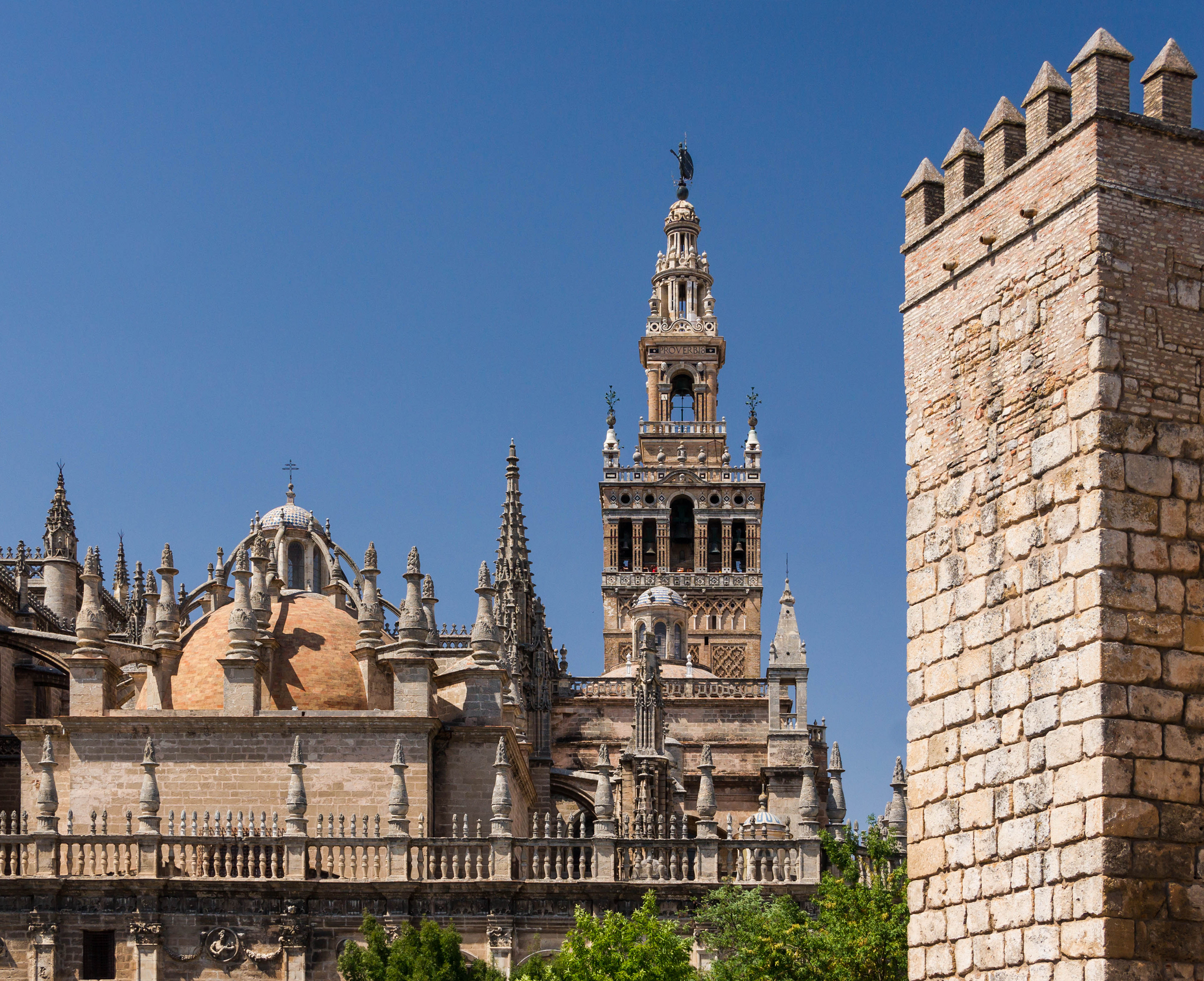 Giralda_cathédrale_tour_Seville_Espagne.jpg