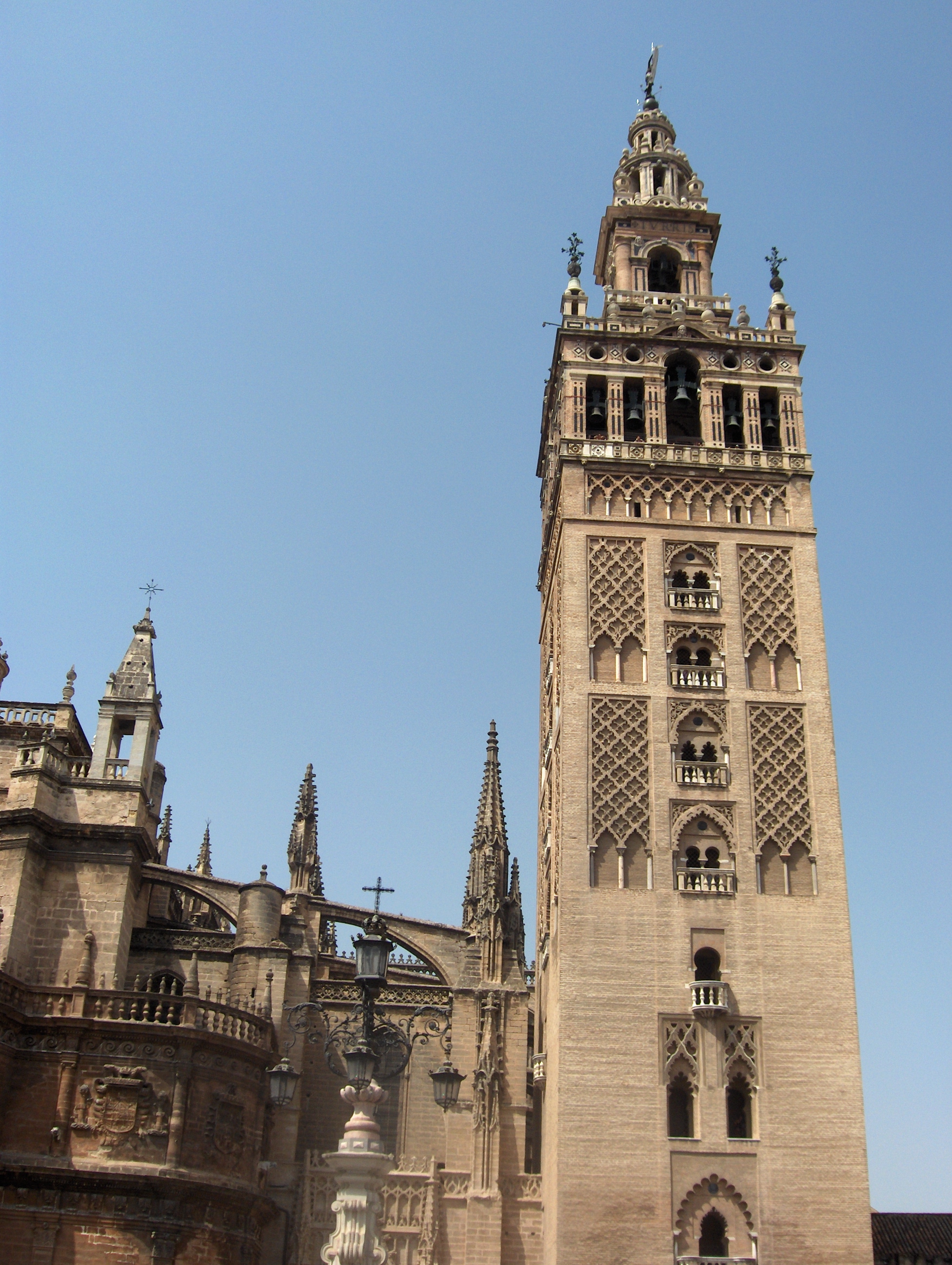 La_Giralda_de_Sevilla.jpg